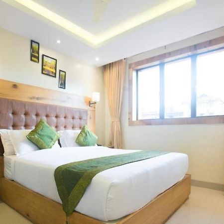 Hotel Square Stay Yeni Delhi Dış mekan fotoğraf