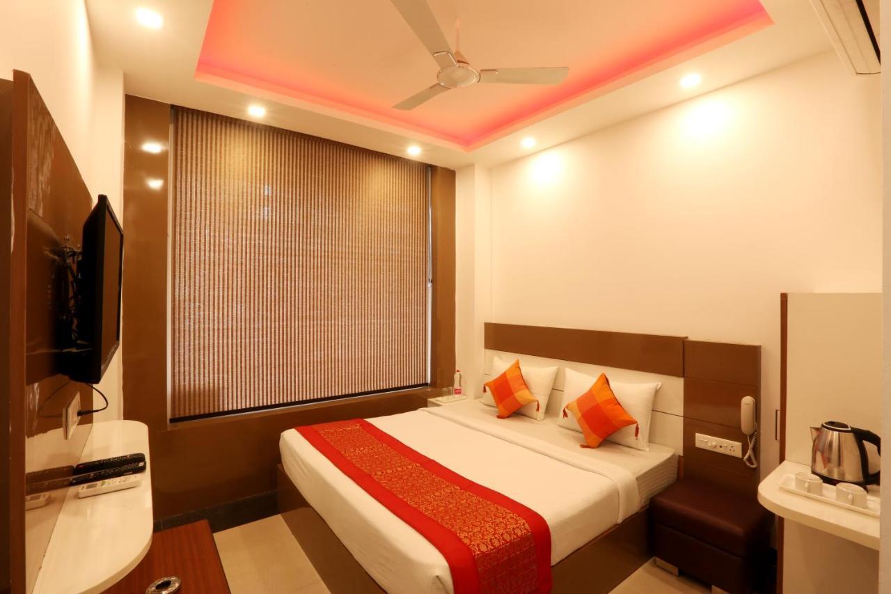 Hotel Square Stay Yeni Delhi Dış mekan fotoğraf
