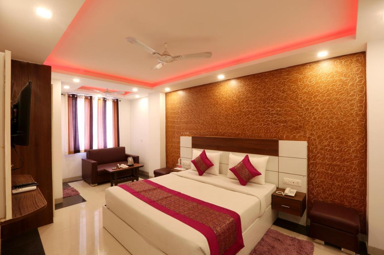 Hotel Square Stay Yeni Delhi Dış mekan fotoğraf