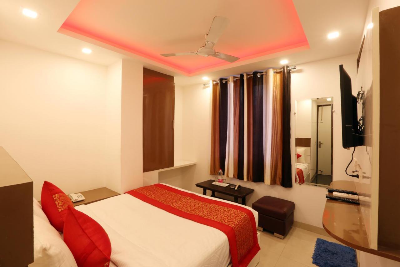 Hotel Square Stay Yeni Delhi Dış mekan fotoğraf