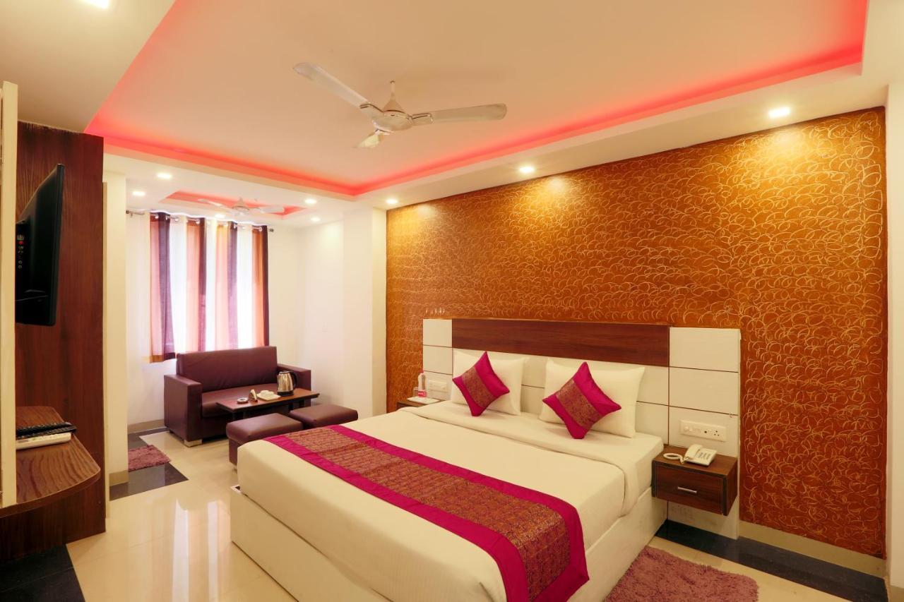 Hotel Square Stay Yeni Delhi Dış mekan fotoğraf
