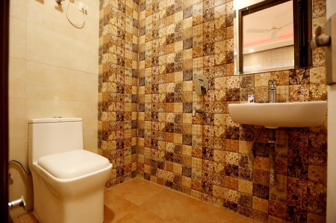 Hotel Square Stay Yeni Delhi Dış mekan fotoğraf