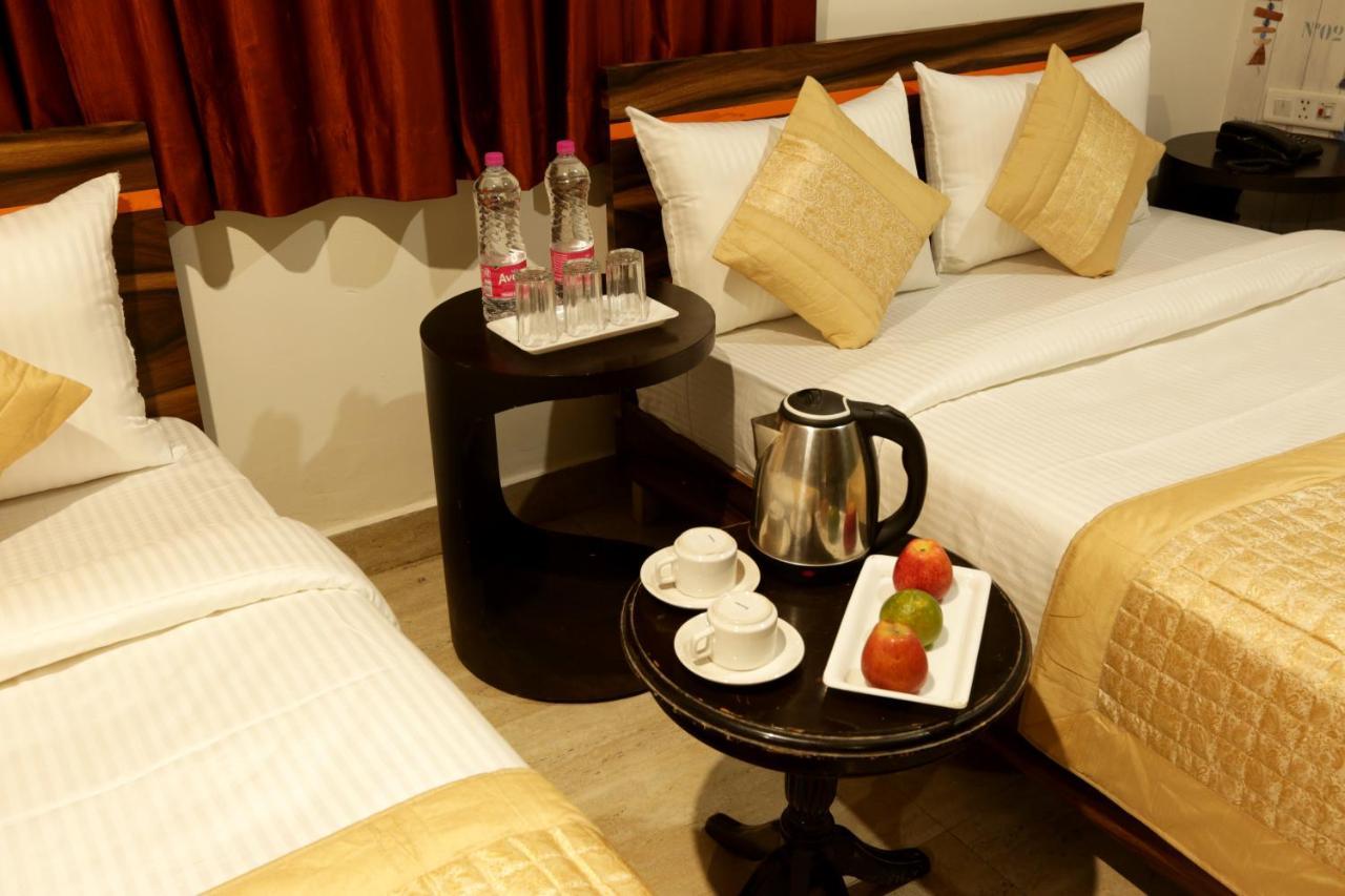 Hotel Square Stay Yeni Delhi Dış mekan fotoğraf