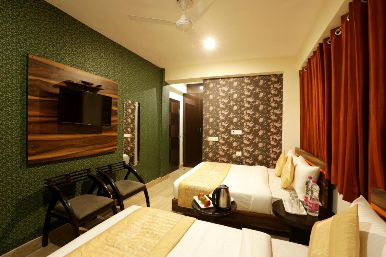 Hotel Square Stay Yeni Delhi Dış mekan fotoğraf