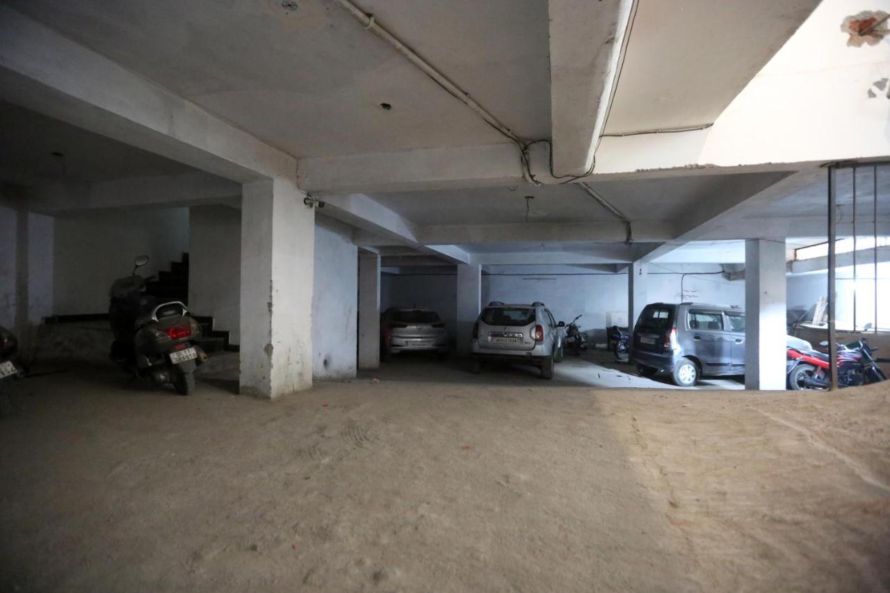 Hotel Square Stay Yeni Delhi Dış mekan fotoğraf